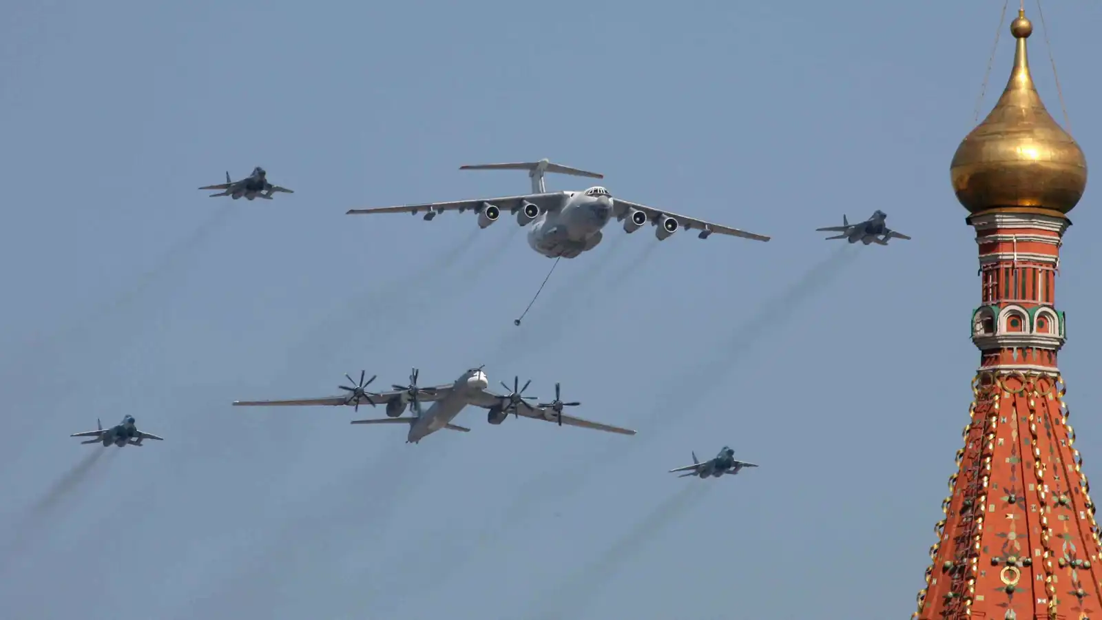 روسيا تدخل على الخط.. قاذفتان تنضمان لدوريات صينية قرب اليابان