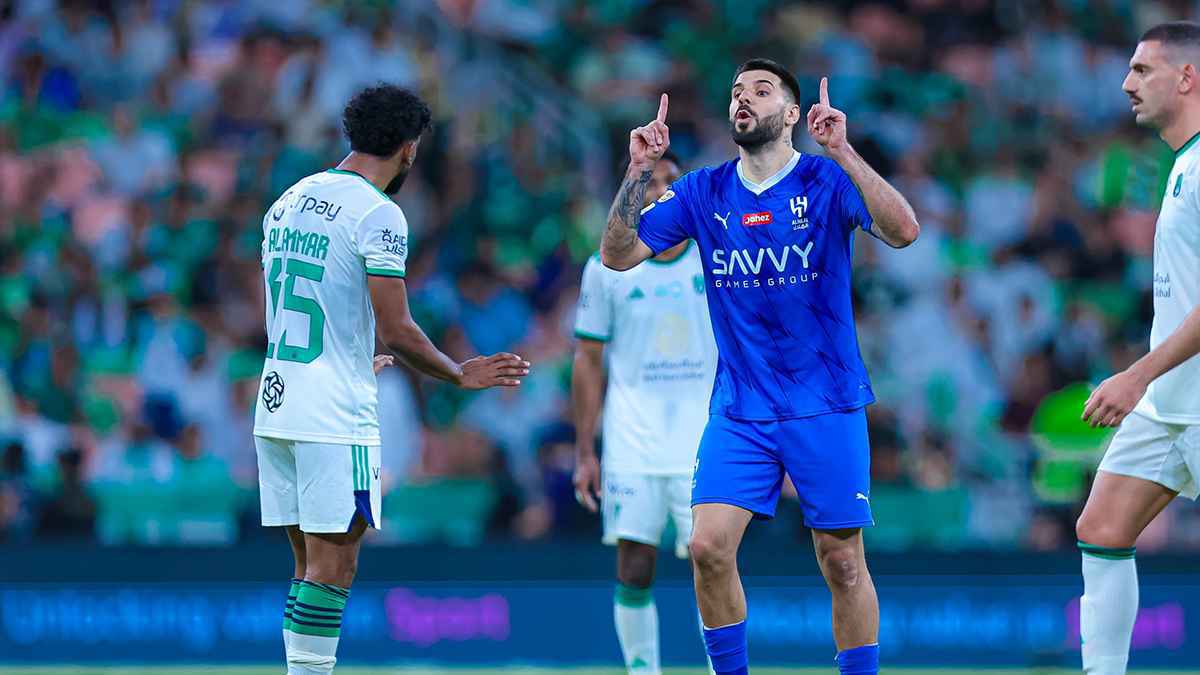 ألكسندر ميتروفيتش يصدم الهلال السعودي