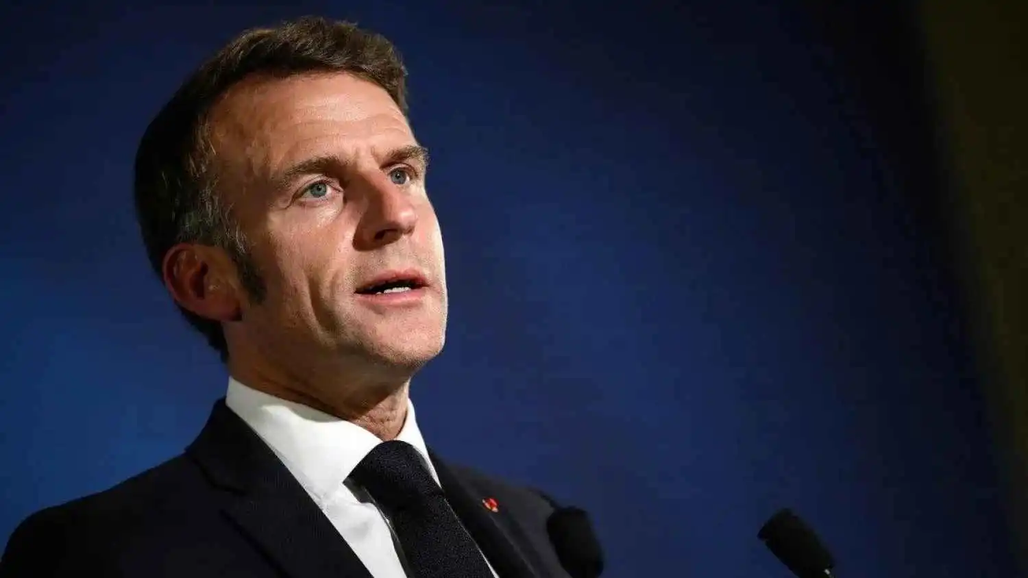 ماكرون يدعو لعودة الاستقرار إلى الشرق الأوسط