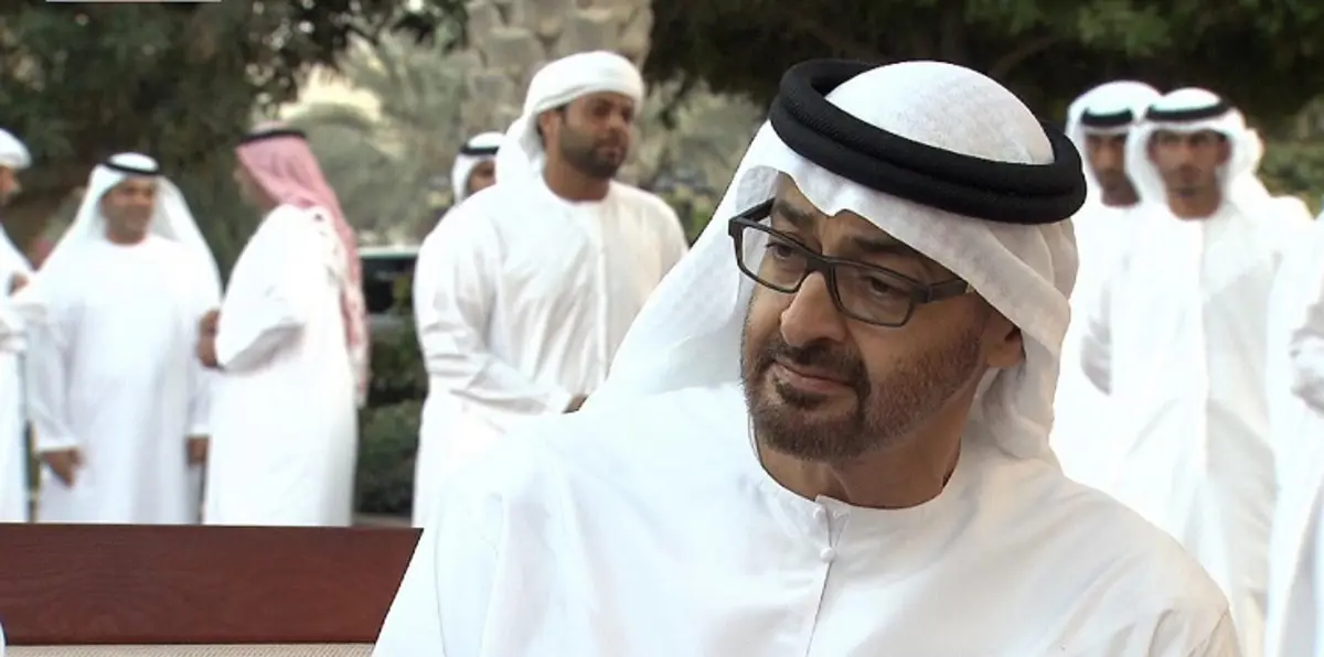 بالفيديو.. مبادرة لطيفة من محمد بن زايد تجاه الملك سلمان