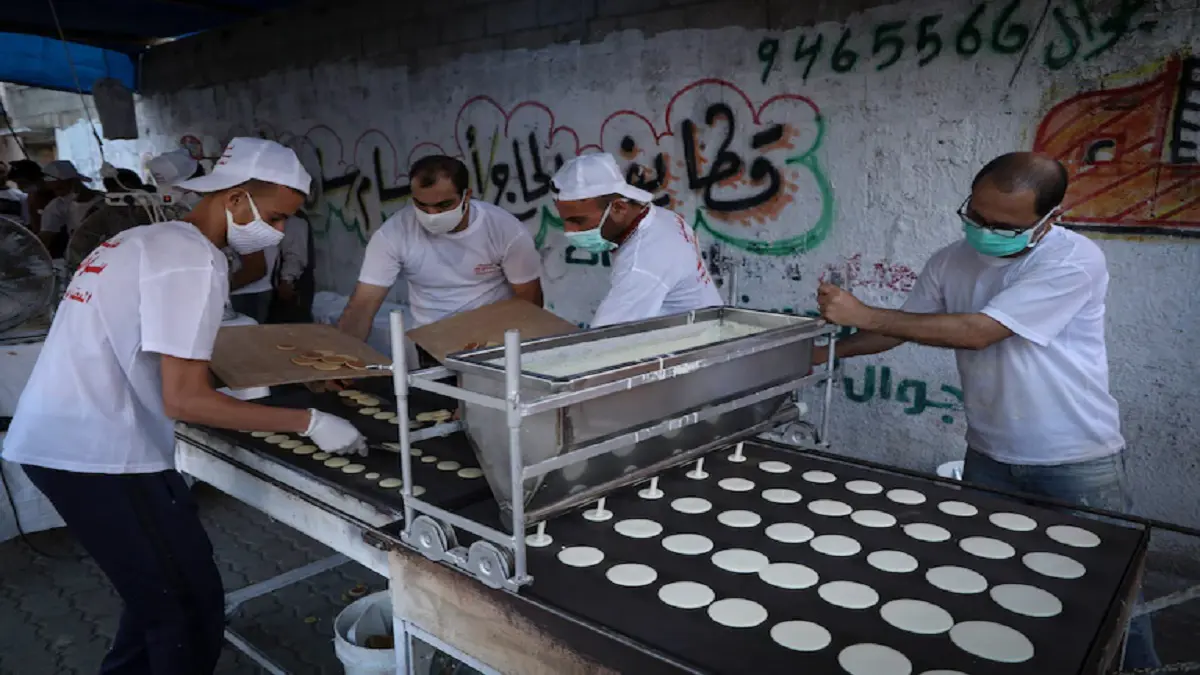 صحف عالمية: استقالة أبرز عالم أوبئة بريطاني بسبب فضيحة.. والحياة تعود لقطاع غزة في رمضان