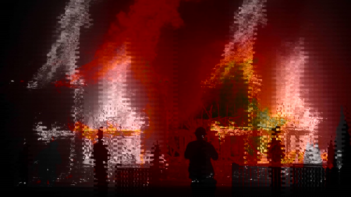 حريق يثير الذعر بين زوار معرض الكتاب بالدار البيضاء 