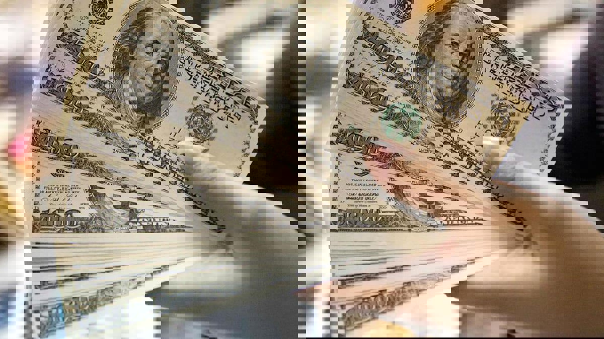 الإمارات تتوقع إصدار المزيد من السندات الدولارية في العام المقبل