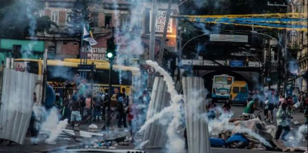 البرازيل.. احتجاج على زيادة أسعار المواصلات يتحول لأعمال عنف