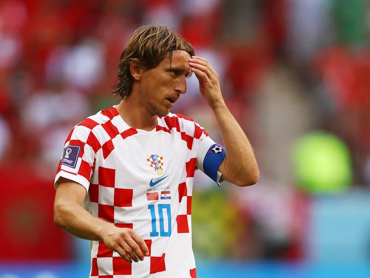 لوكا مودريتش يطيح برقم أسطورة ريال مدريد ويهدّد ميسي