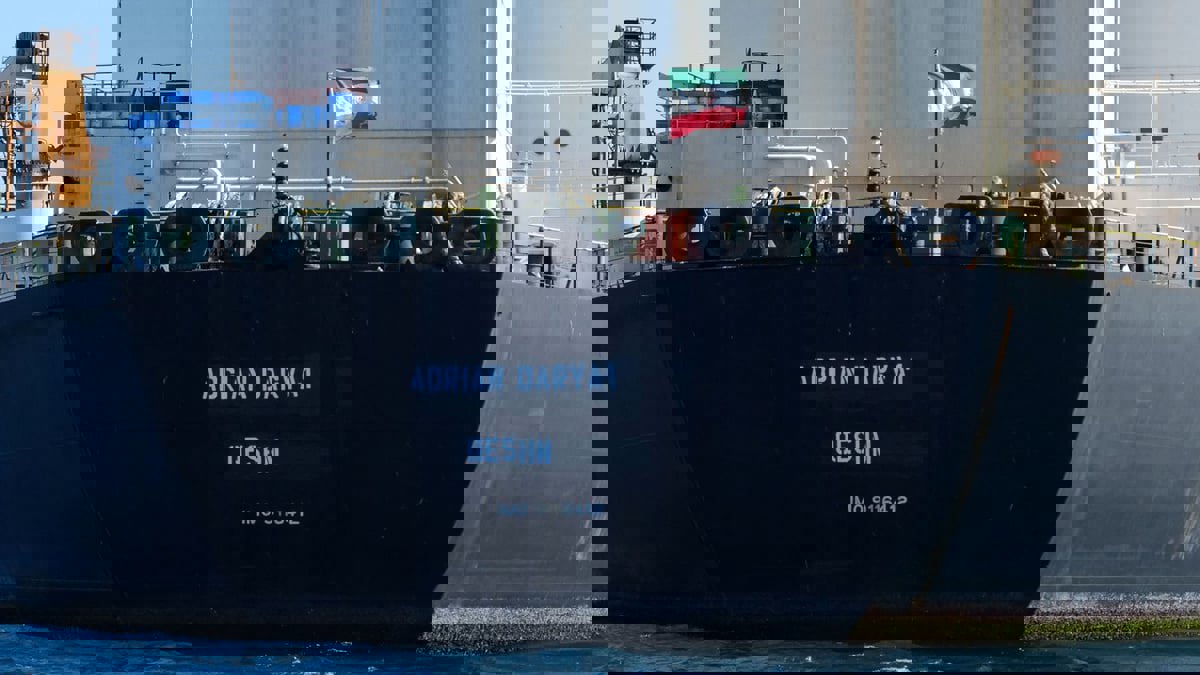 الثالثة خلال أسابيع.. وصول ناقلة نفط إيرانية لميناء بانياس السوري