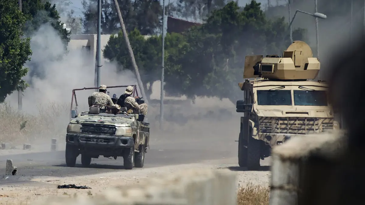 قتيلان و 5 جرحى في اشتباك مسلح بالعاصمة الليبية