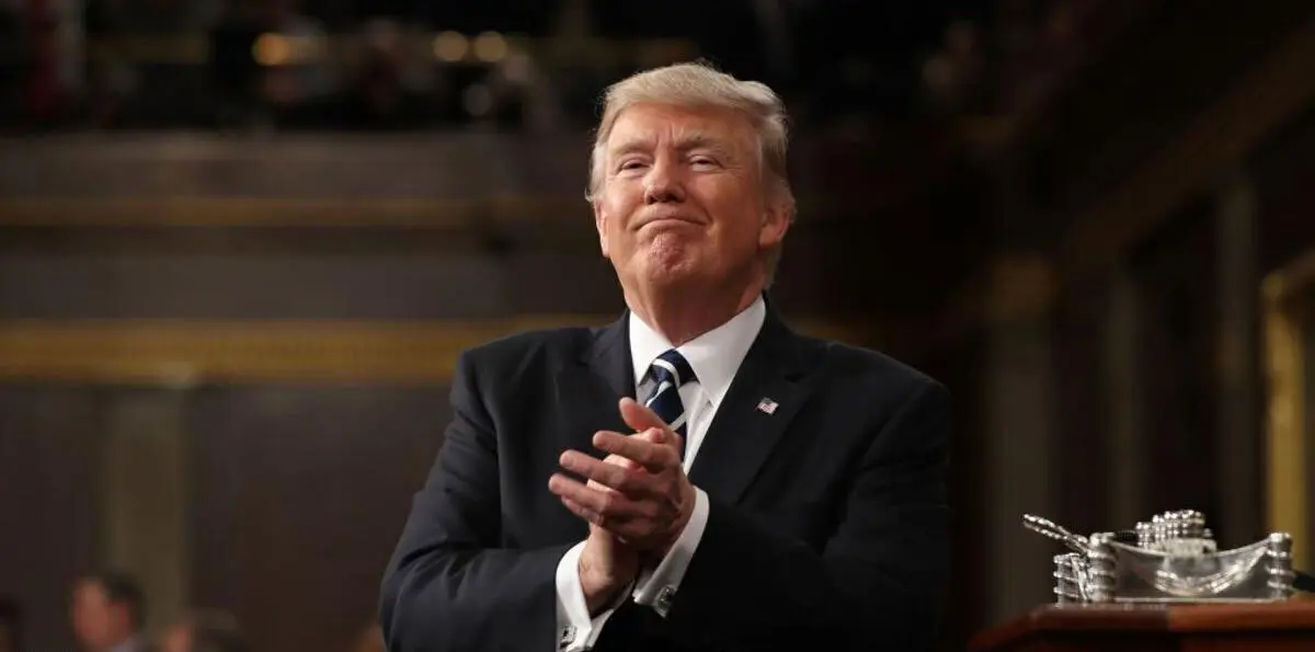 البيت الأبيض يطالب بطرد مذيعة تلفزيونية بسبب تغريداتها عن ترامب