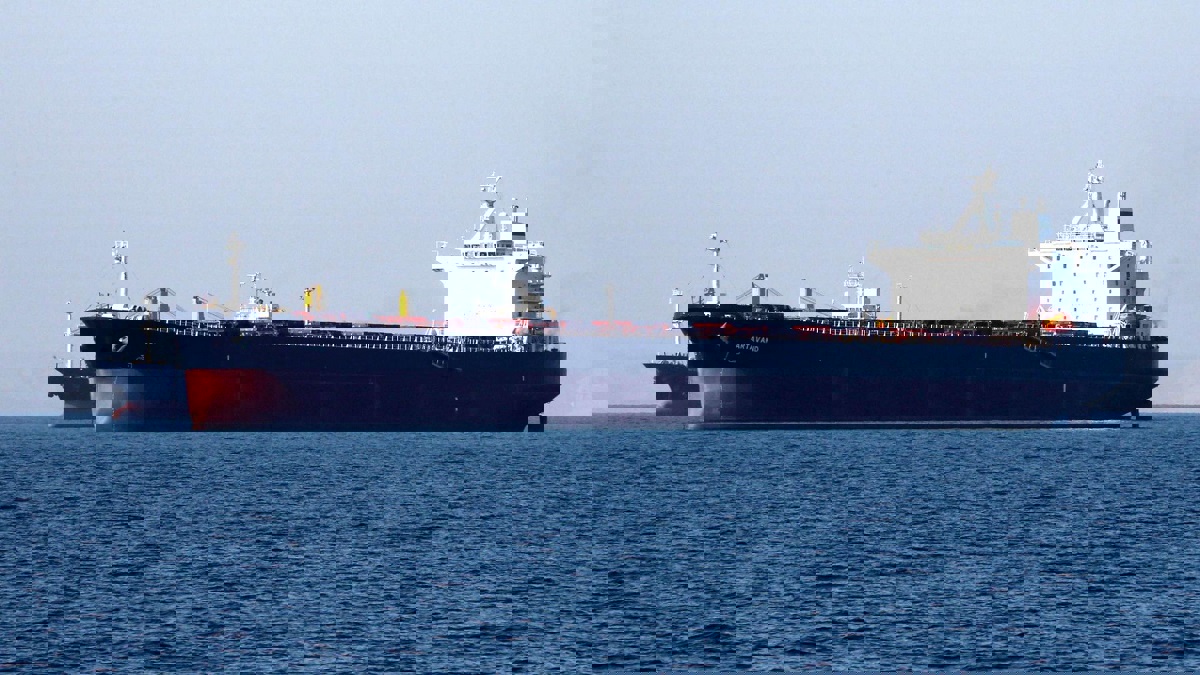 مسؤول: الولايات المتحدة تراقب شحنات النفط الإيرانية والصينية