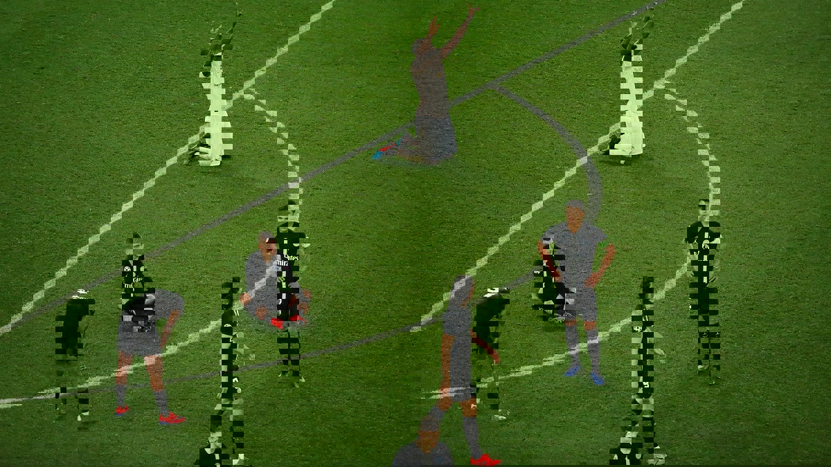 هل سخر برشلونة وآدريان رابيو من وداع باريس سان جيرمان دوري أبطال أوروبا؟ (فيديو وصورة)