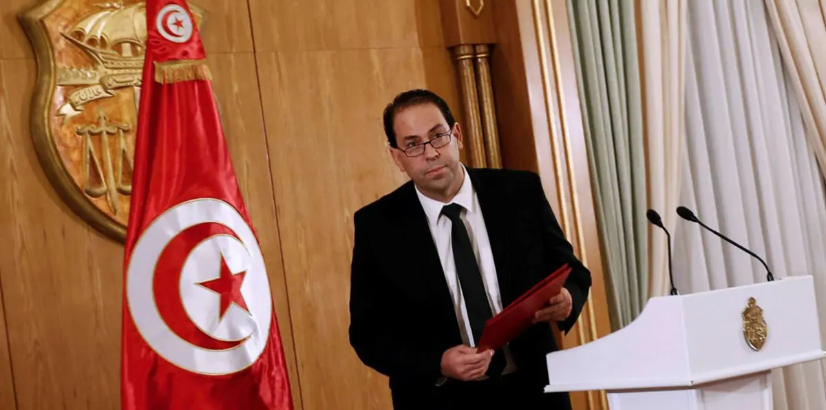 تونس .. هل تمهد تصريحات السبسي غير المسبوقة لعزل الشاهد من رئاسة الحكومة؟