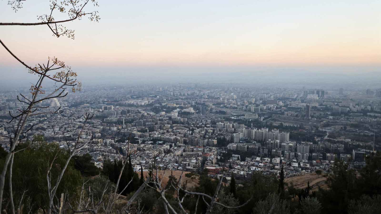 الطاقة والتمويل.. مفتاح إنقاذ سوريا اقتصادياً بعد رفع العقوبات