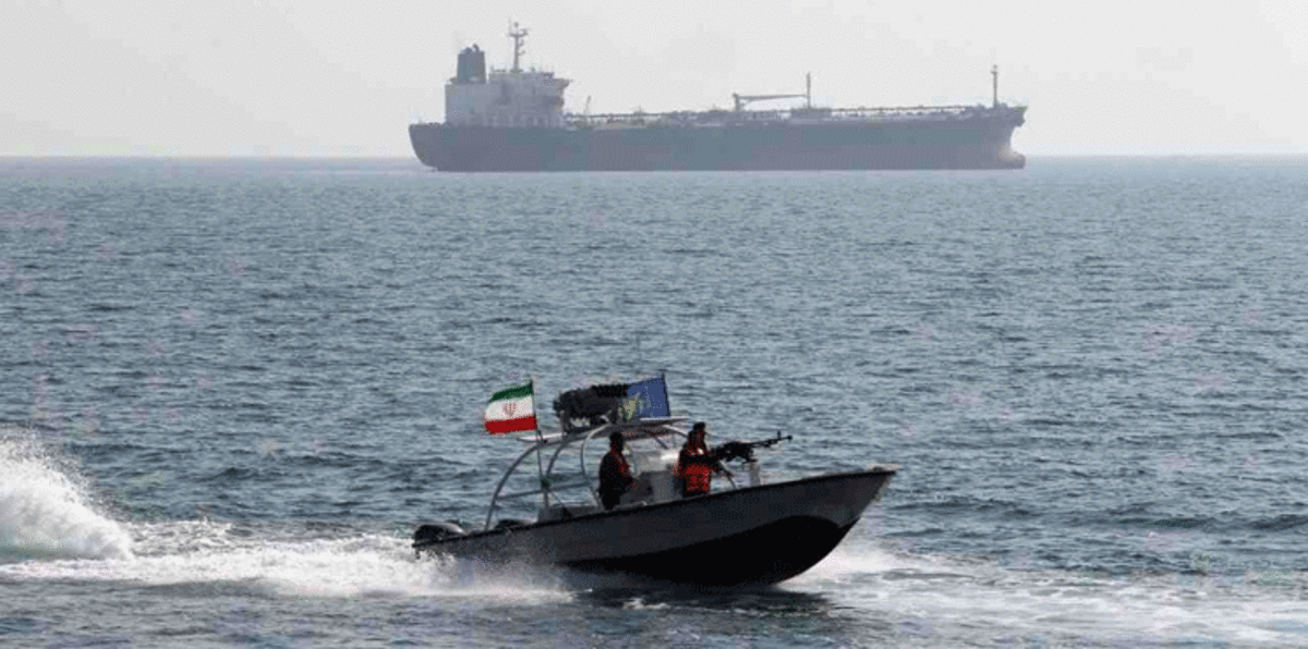 قادة أمريكيون: البحرية الإيرانية تهدد الملاحة الدولية في الخليج