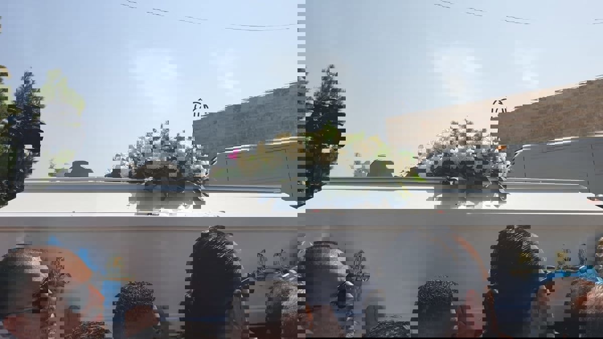 نادين الراسي تتحدث عن "هيئة" شقيقها الراحل جورج داخل التابوت