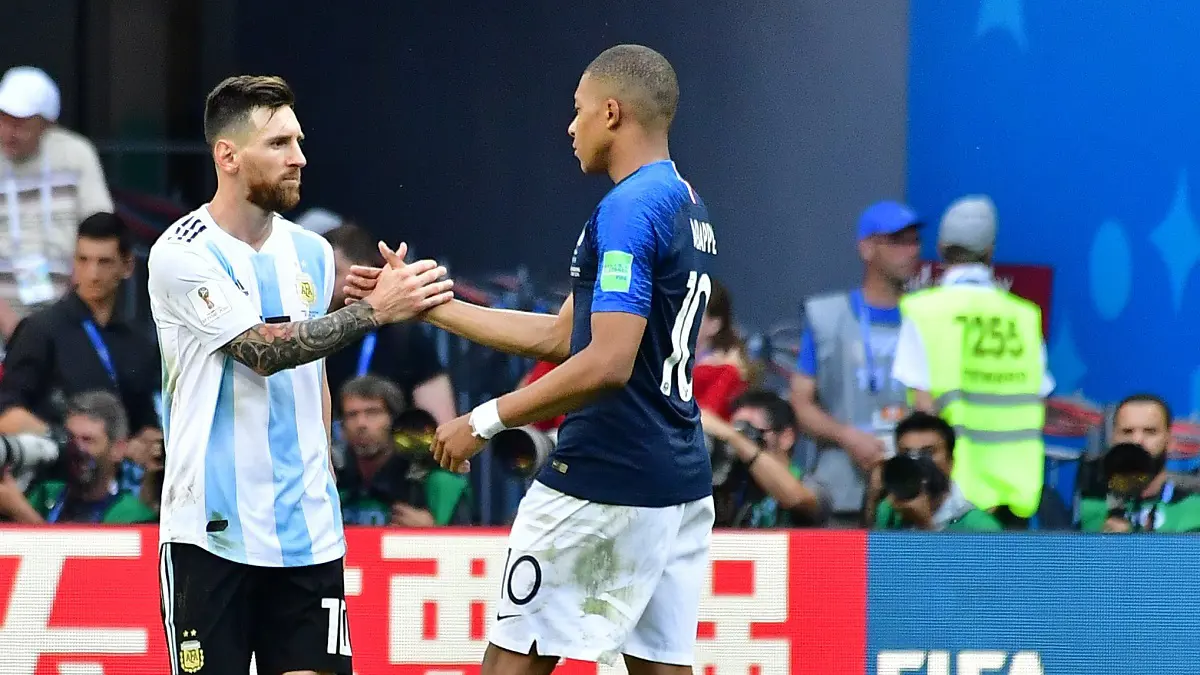 كيليان مبابي يتفوق على ليونيل ميسي وكريستيانو رونالدو في إحصائية جديدة.. تعرف على مركز محمد صلاح