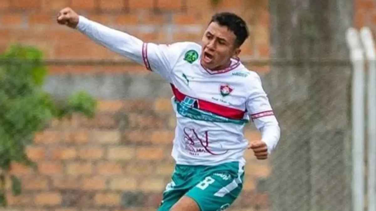 وفاة مأساوية للاعب شاب بعد تدخل قوي مع الحارس (فيديو)