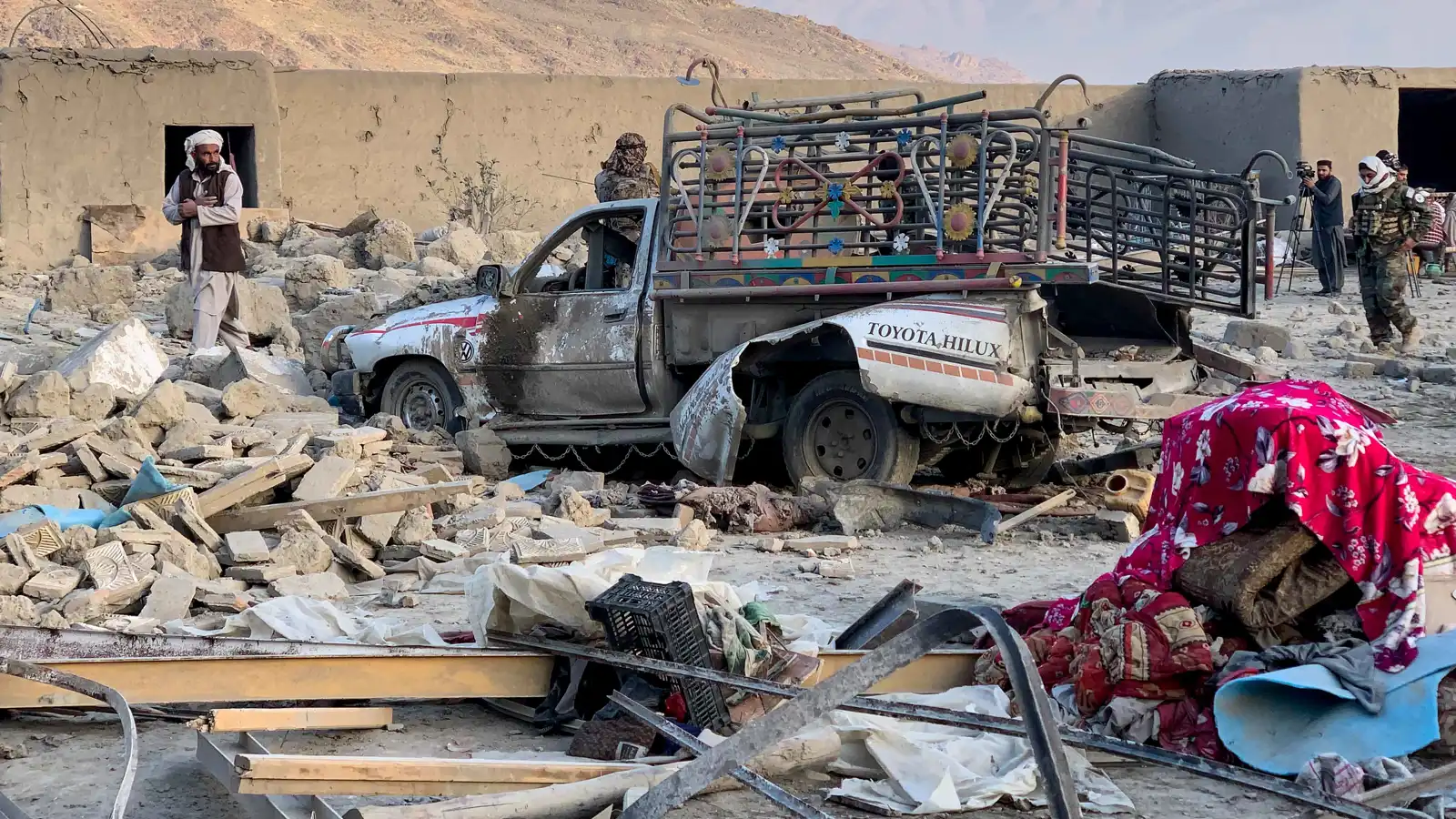 عشرات القتلى والجرحى بضربات باكستانية على حدود أفغانستان