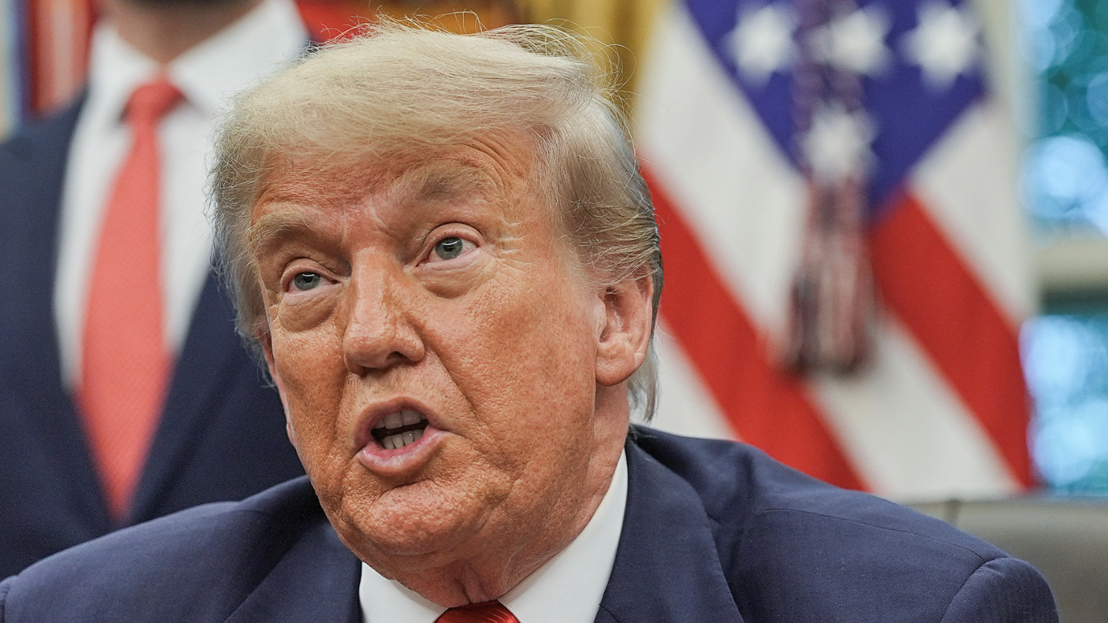 "الكبير الجميل".. هل يمرر ترامب مشروعه المثير بـ"صفقات خلف الكواليس"؟