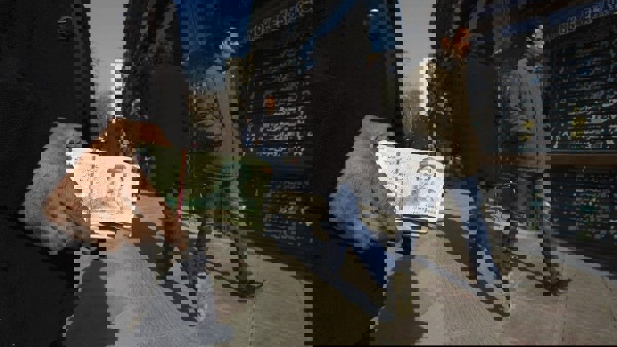 إيران تعلن ربط بنوكها مع 13 دولة أجنبية بمساعدة روسيا