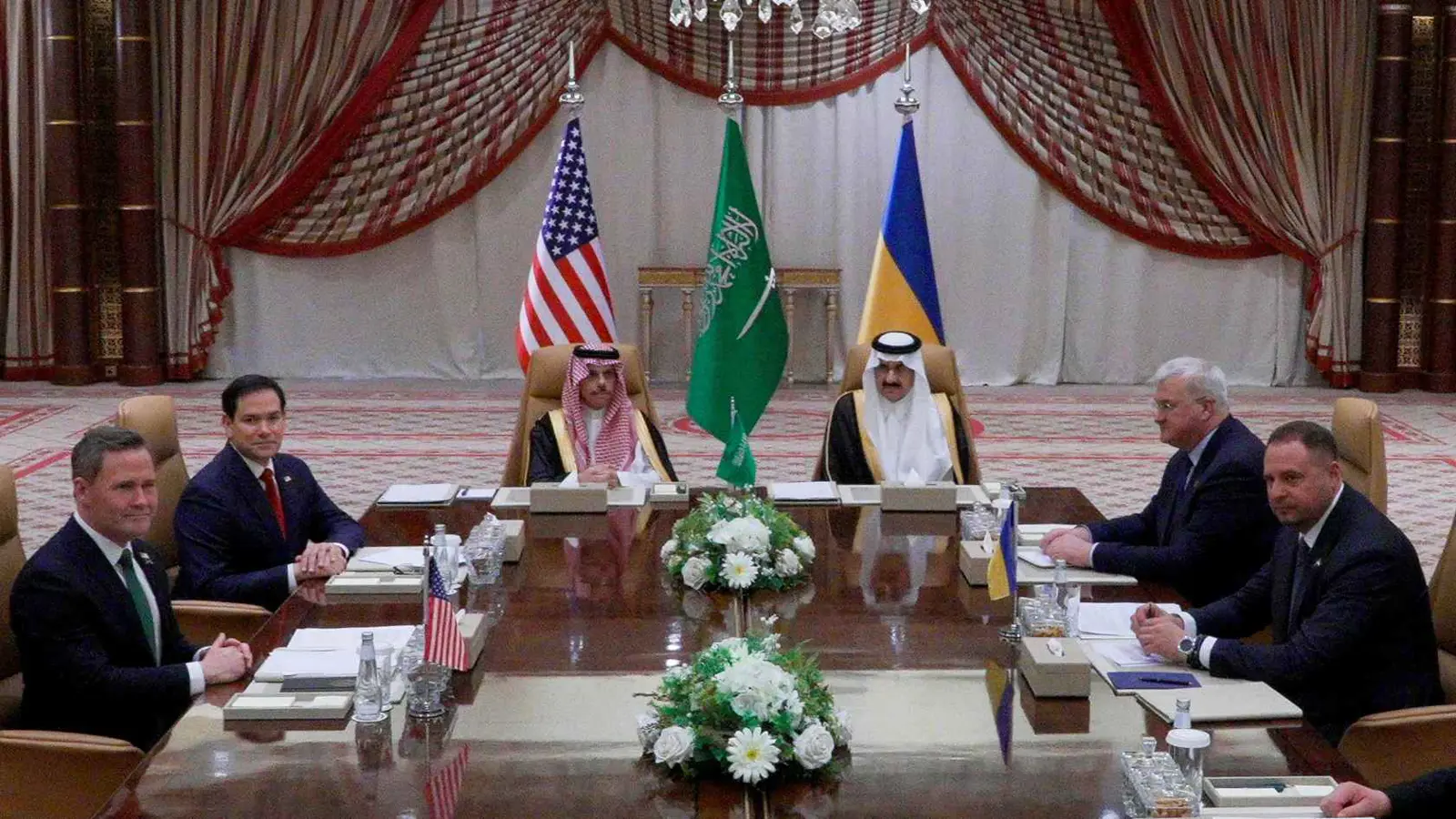 أمريكا وأوكرانيا تتفقان على إبرام صفقة المعادن