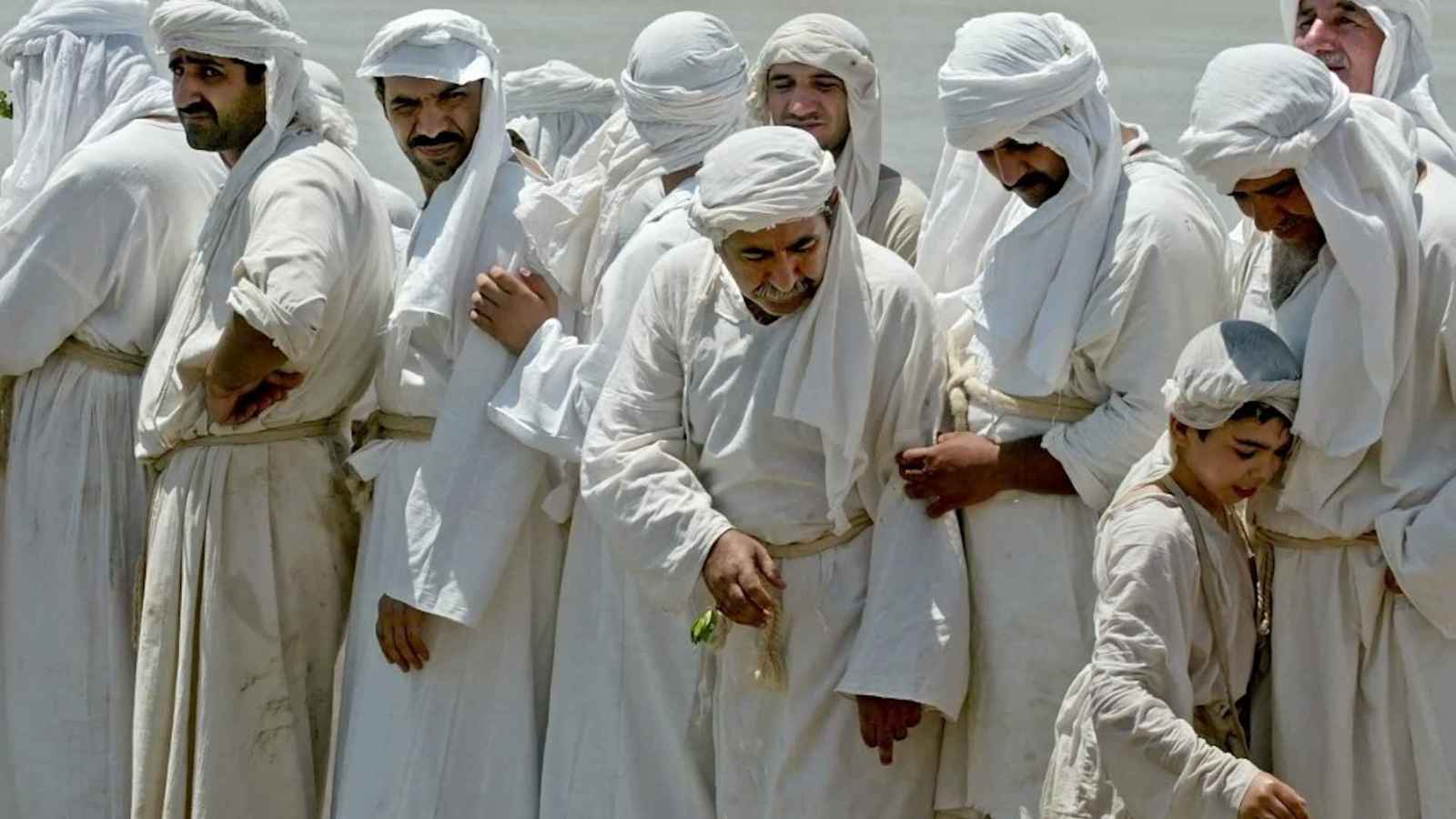 على ضفاف دجلة.. "الصابئة المندائيون" يحيون عيد الازدهار.. ما هو؟ (صور)