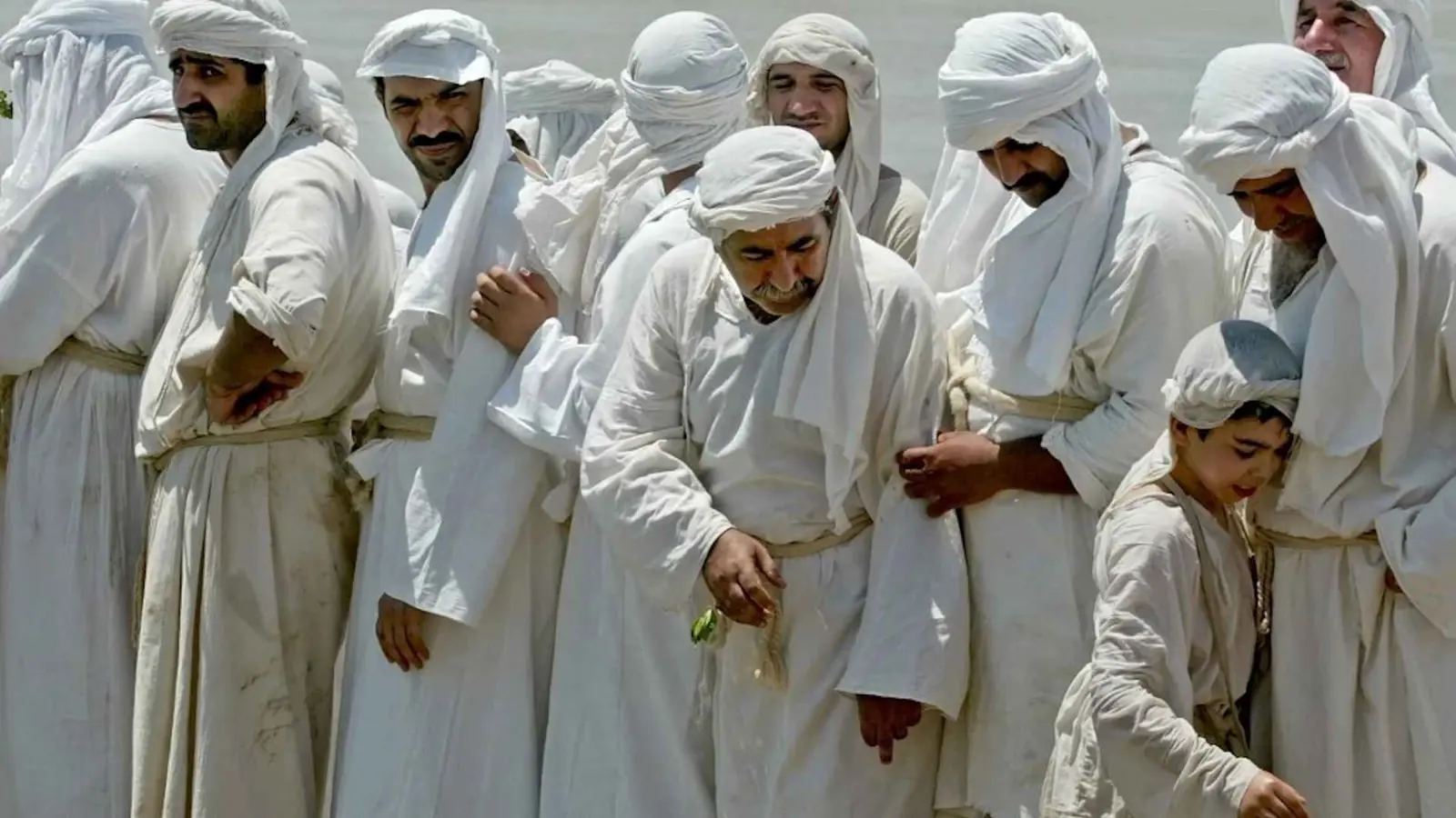 على ضفاف دجلة.. "الصابئة المندائيون" يحيون عيد الازدهار.. ما هو؟ (صور)