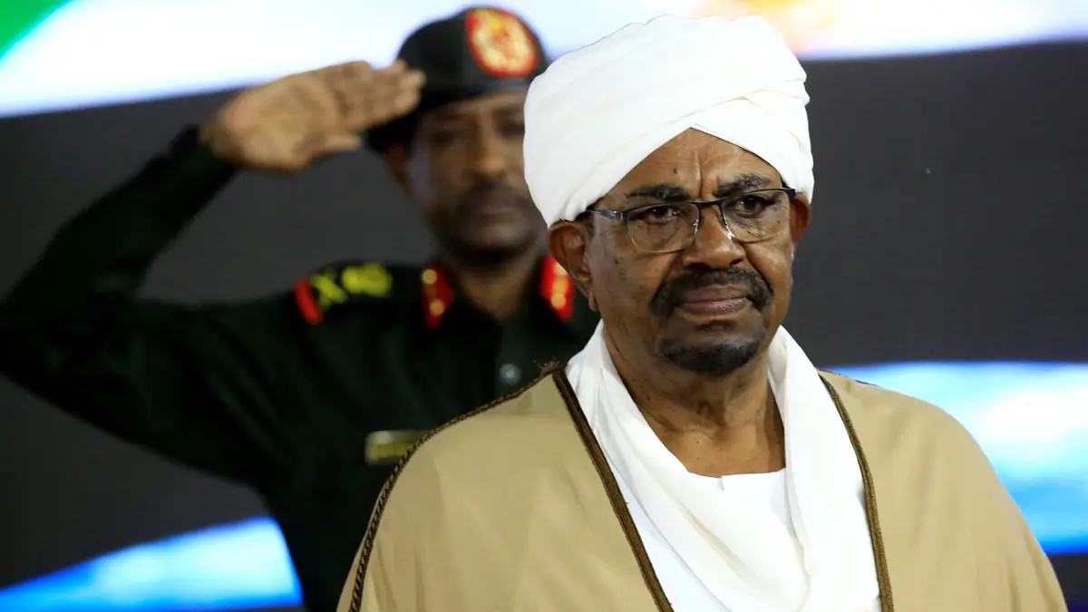 الرئيس السوداني يحظر الاحتجاجات وينظم التعامل بالنقد الأجنبي