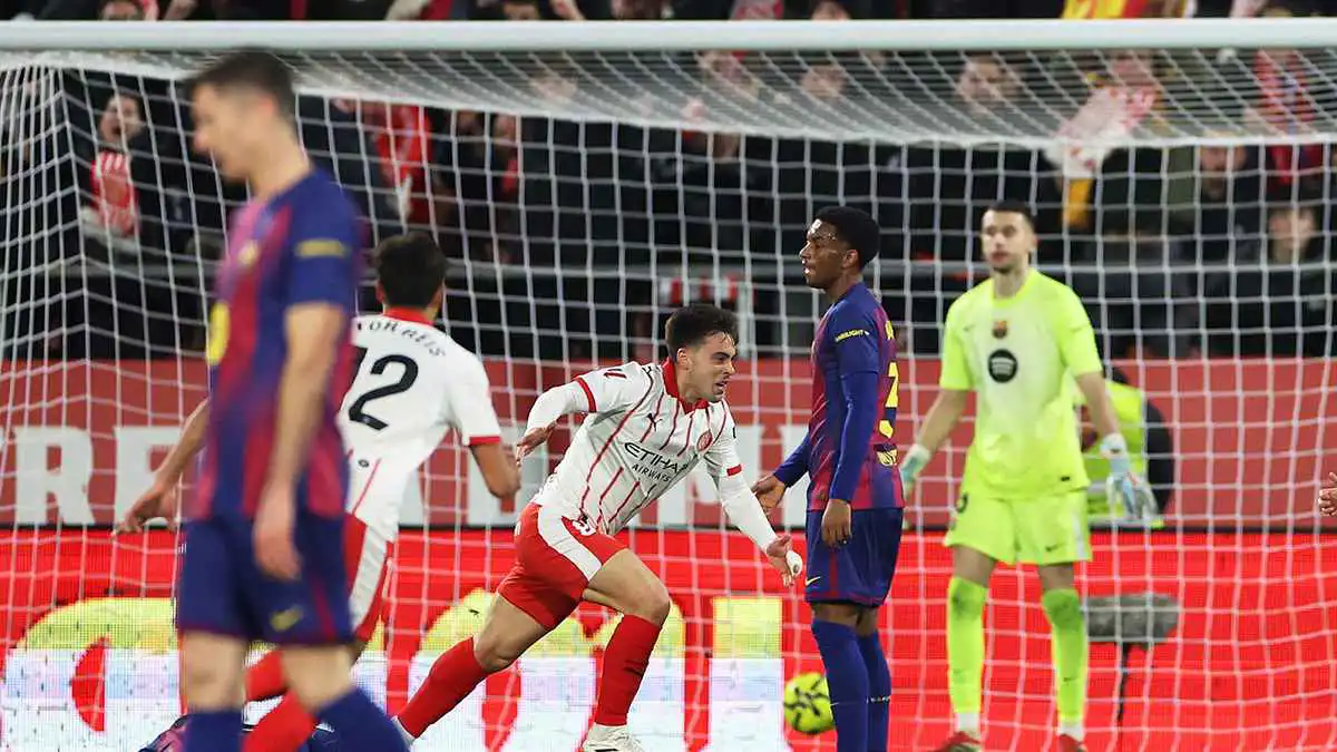 من المستحيل أن ننافس مع هؤلاء الحكام.. تصريحات نارية من بيكيه بعد خسارة برشلونة