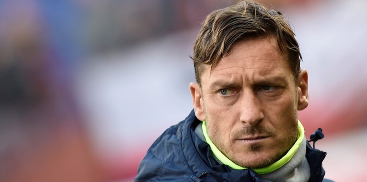 توتي يرفض تأكيد اعتزاله في نهاية الموسم