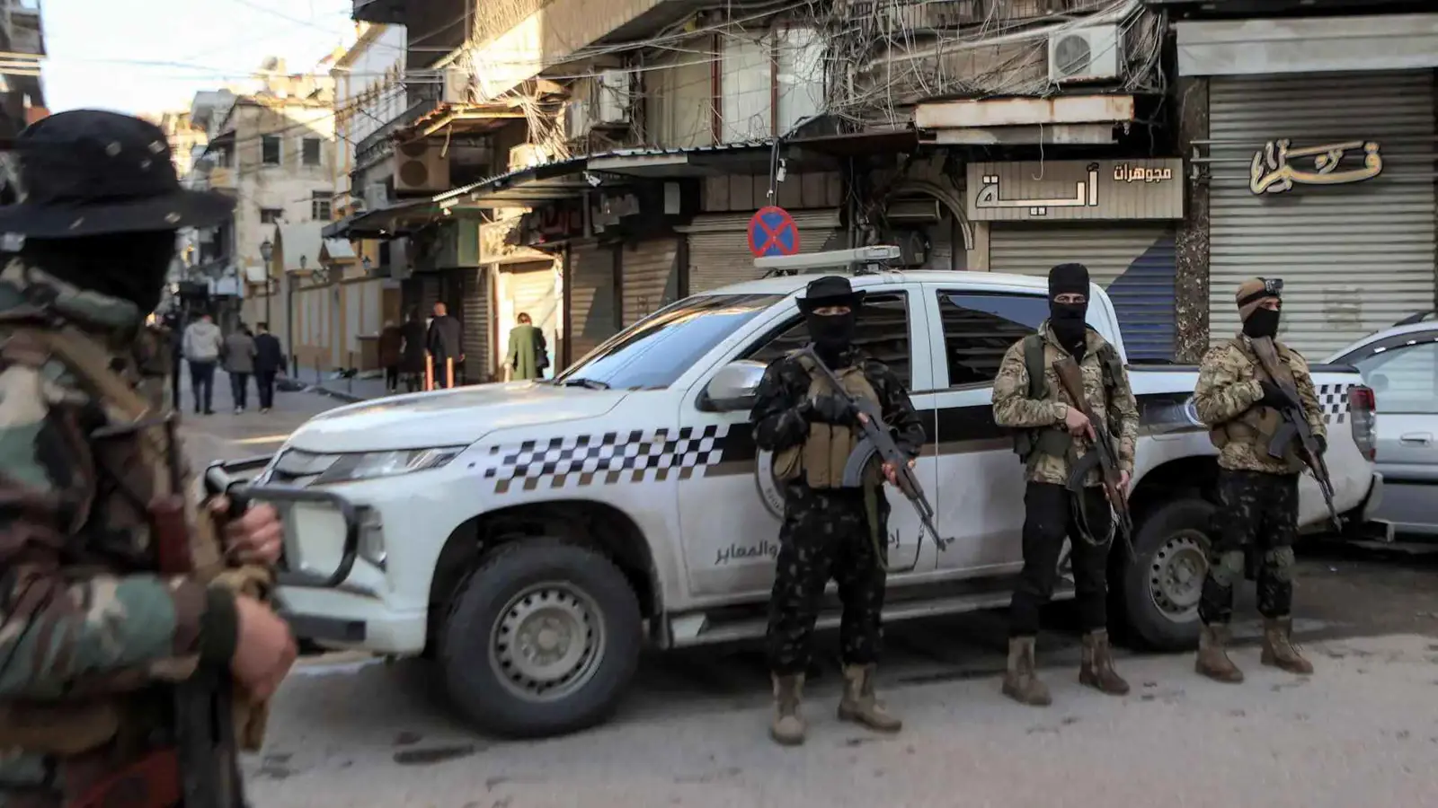 على وقع اشتباكات ريف جبلة.. فرض حظر تجوال في طرطوس