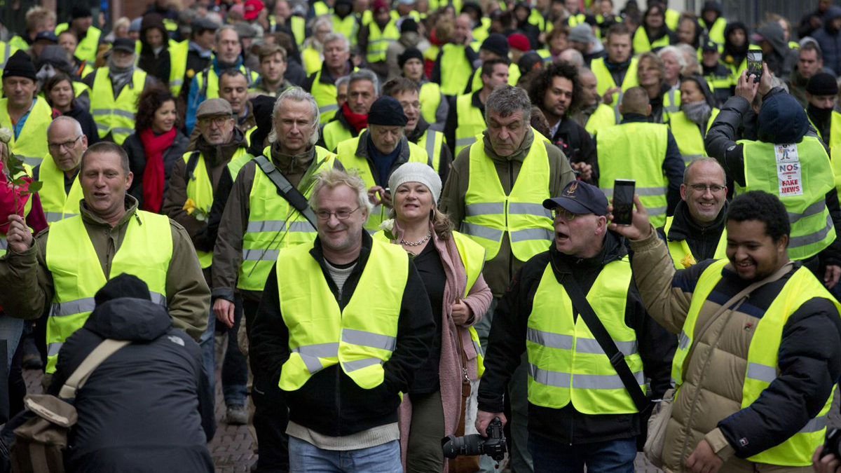 أصحاب "السترات الصفراء" في هولندا يتظاهرون في 16 مدينة