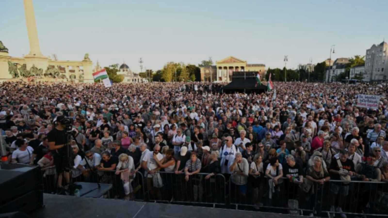 "الحملات الاستشارية" تطلق شرارة احتجاجات واسعة ضد حكومة أوربان في المجر