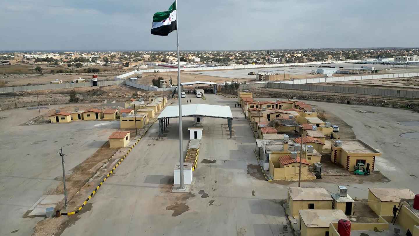 العراق يعتمد "المعاملة بالمثل" في معبر القائم مع سوريا