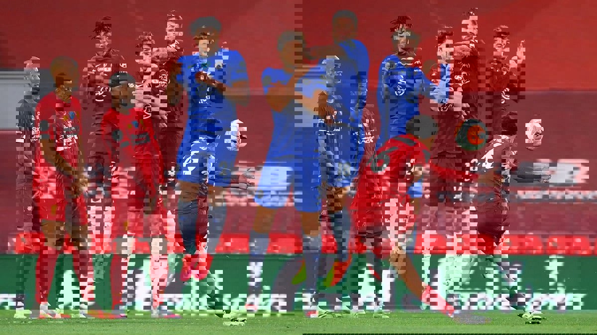 رقم مميز لألكسندر أرنولد في مباراة ليفربول ضد تشيلسي في الدوري الإنجليزي