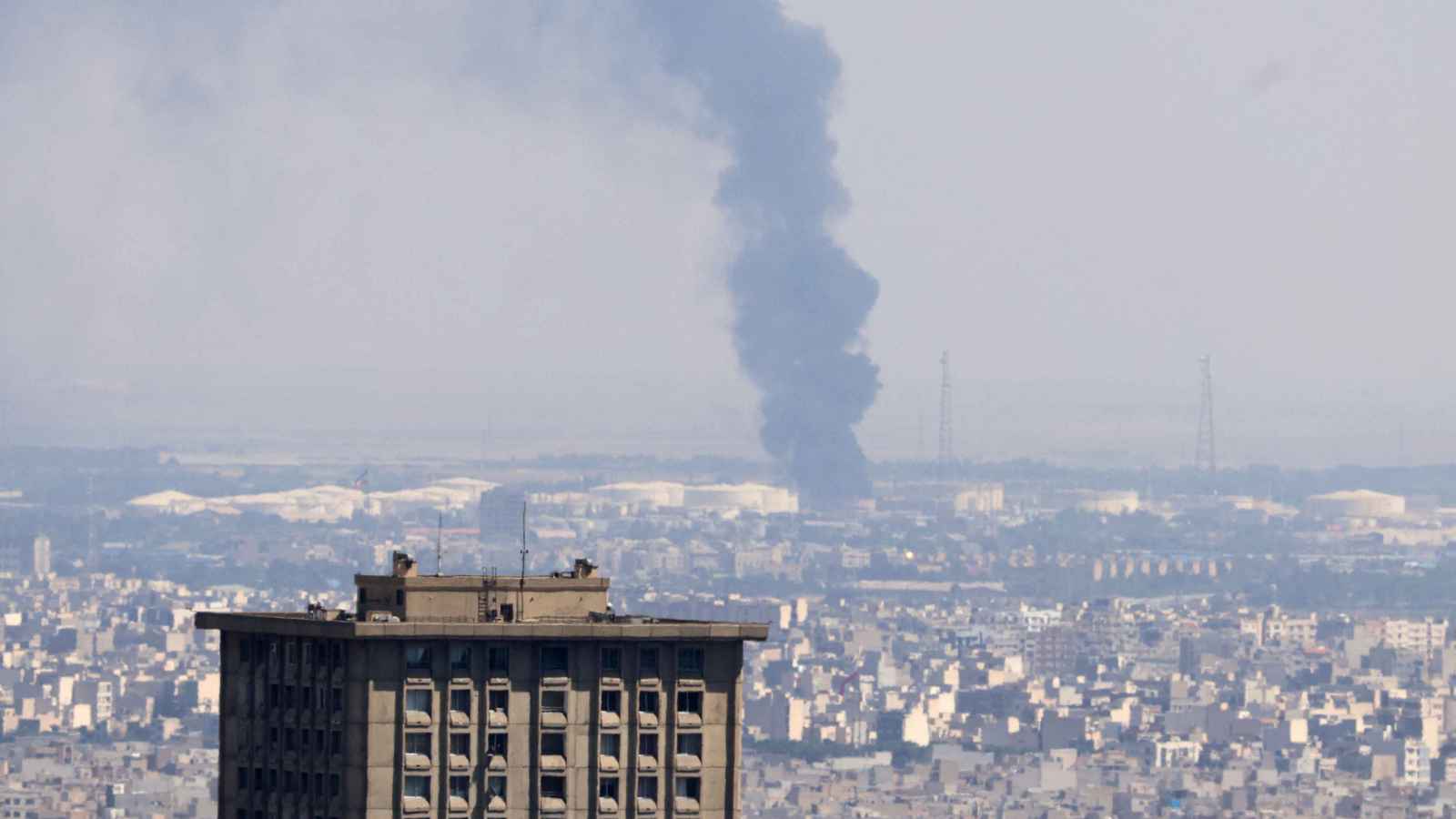 إيران.. هجوم إسرائيلي يستهدف مركزاً عسكرياً حساساً في شيراز (فيديو)