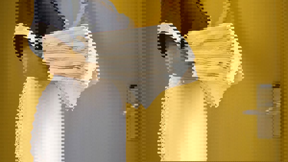 كاميرا مراقبة ترصد ما فعله عامل لتهريب خادمة في السعودية (فيديو)