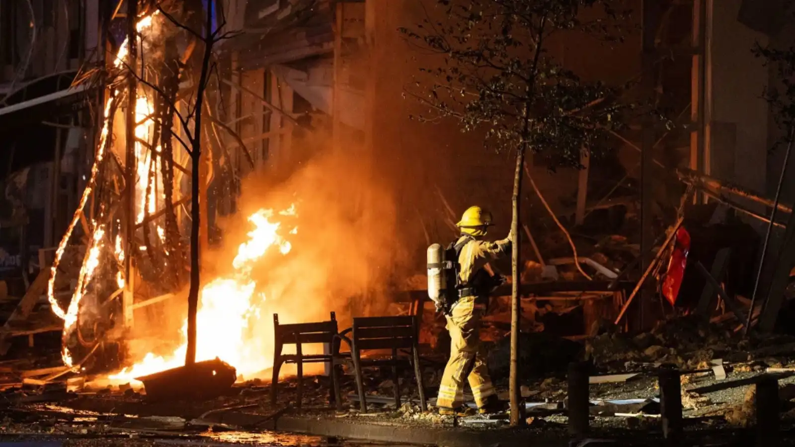 إعلام عبري: اندلاع حريق ضخم في مطعم بتل أبيب (فيديو)