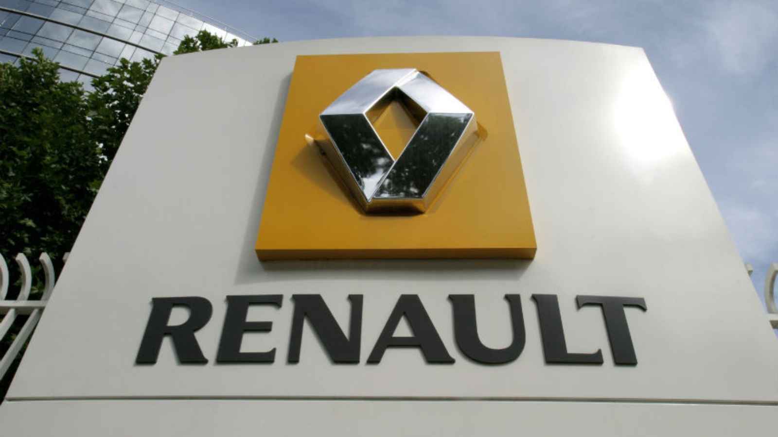 شركة رينو: فرنسا طلبت المساعدة على إنتاج طائرات مسيرة في أوكرانيا