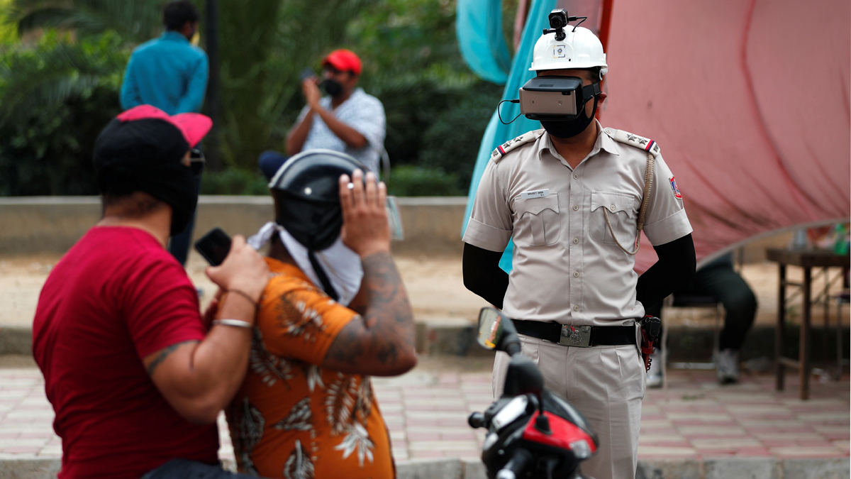 إصابات كورونا في دلهي تتجه للانفجار ولا أسرة في المستشفيات