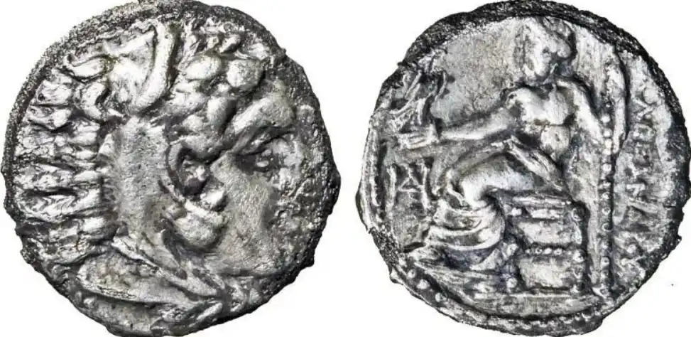 من الآثار المكتشفة