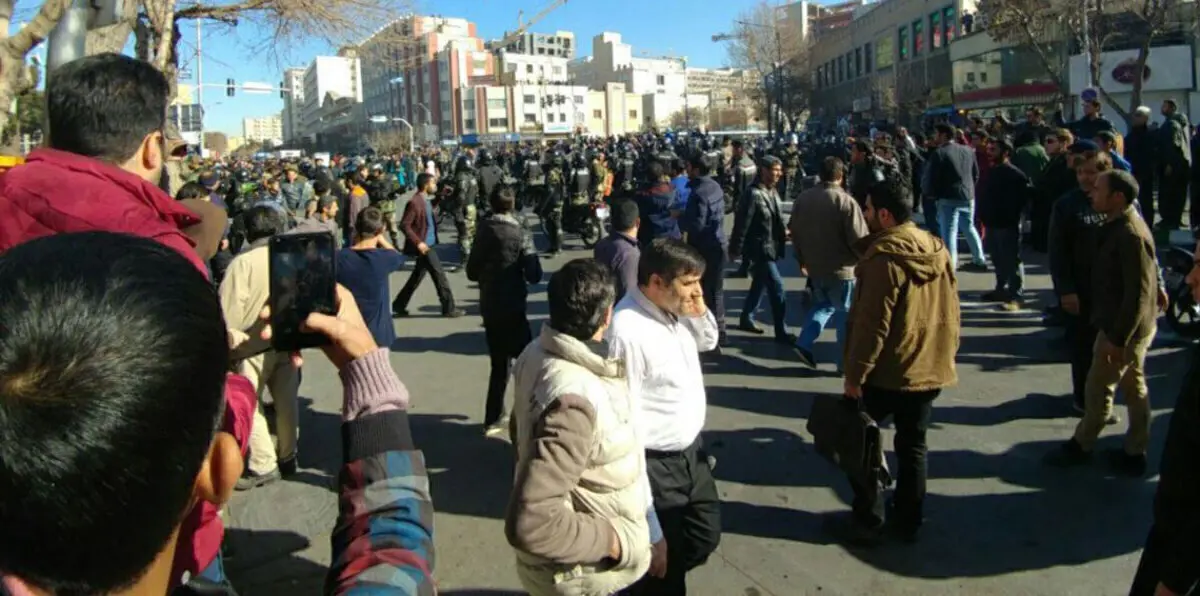 زعيمة المعارضة الإيرانية تدعو لدعم "انتفاضة مشهد".. ودعوات للتصعيد الجمعة