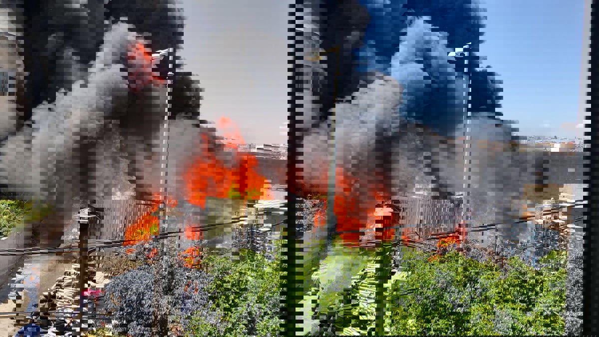 بالفيديو.. اندلاع حريق بأقدم أسواق الدار البيضاء المغربية