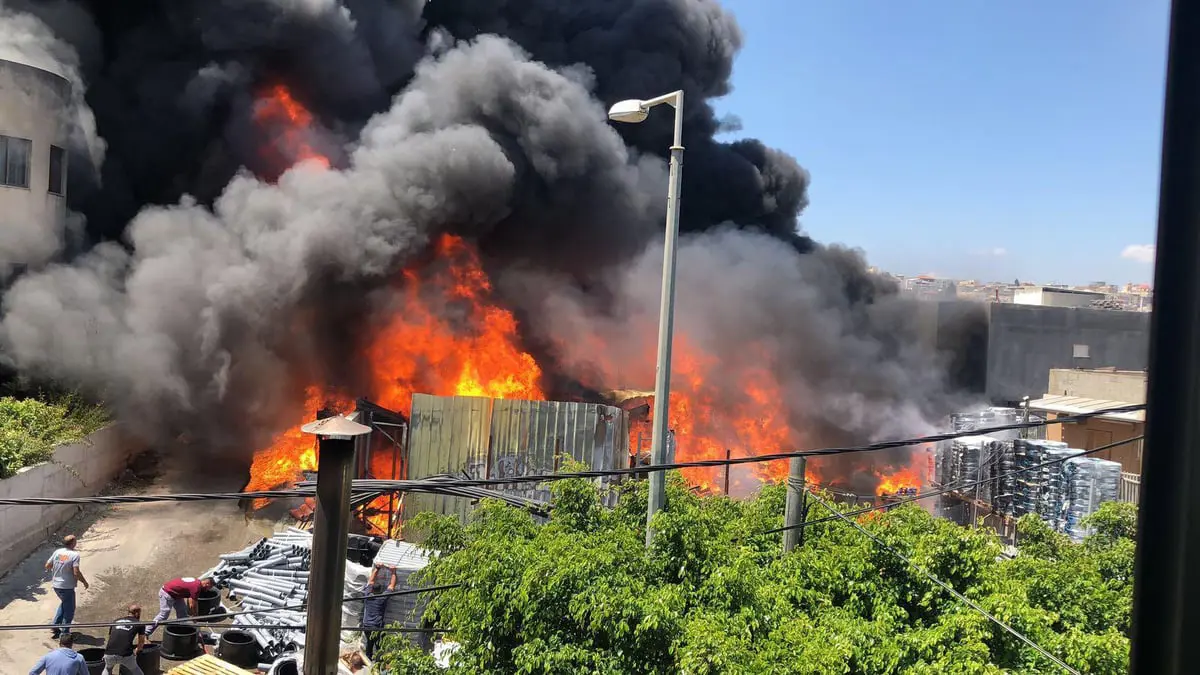 بالفيديو.. اندلاع حريق بأقدم أسواق الدار البيضاء المغربية