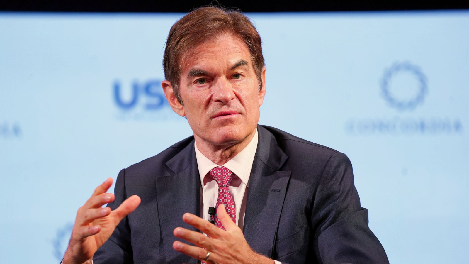 أول مسلم في إدارة ترامب.. من هو محمد أوز؟