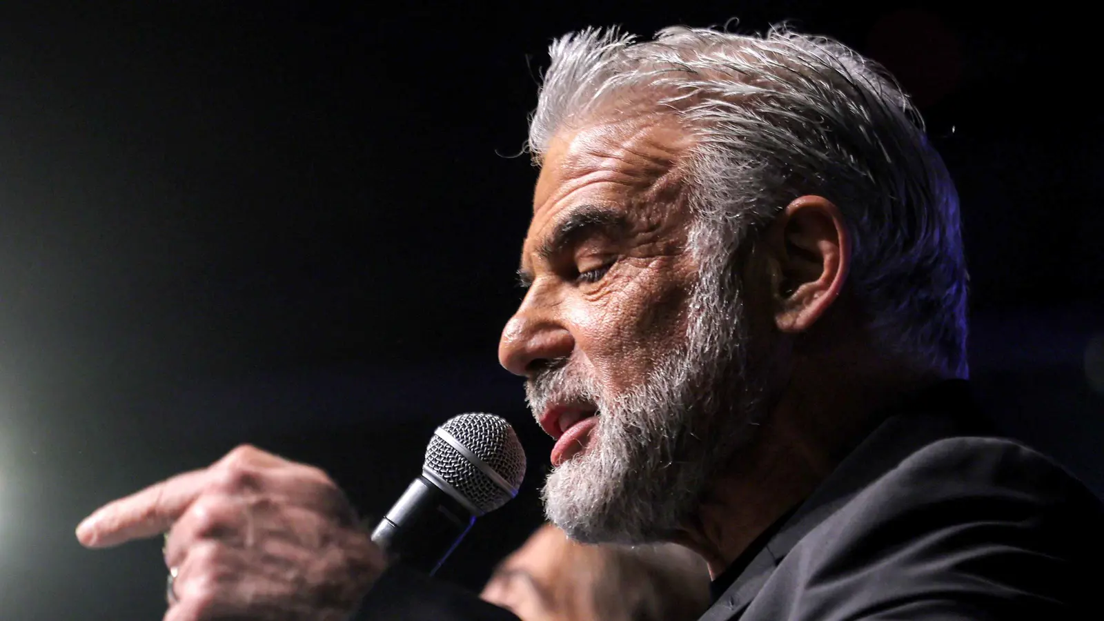 لابيد يُحذّر من تفجر الاغتيالات السياسية في إسرائيل