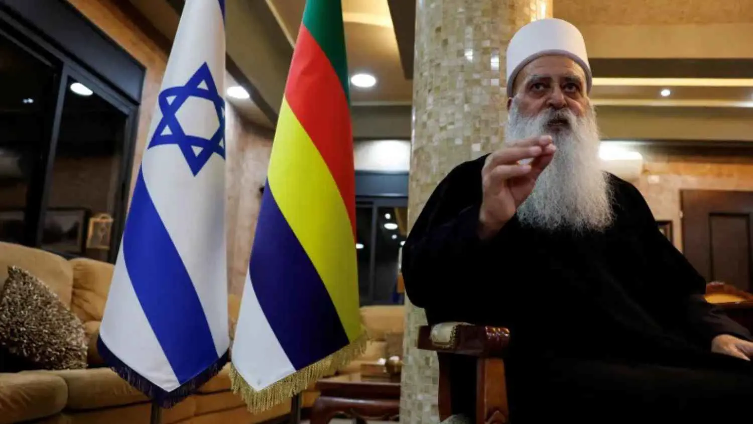 طريف: ناقشت مع باراك خطة إنشاء "المعبر الإنساني" في السويداء