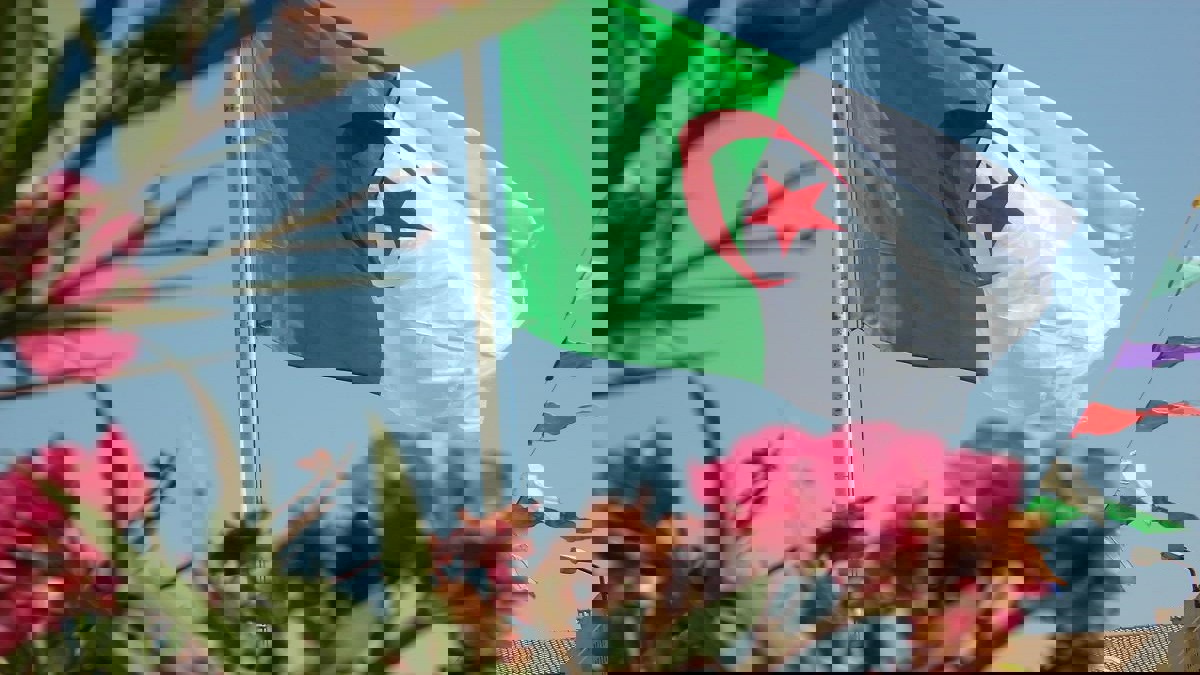 "أركان الجيش الجزائري" تنأى بنفسها عن جدل الانتخابات الرئاسية