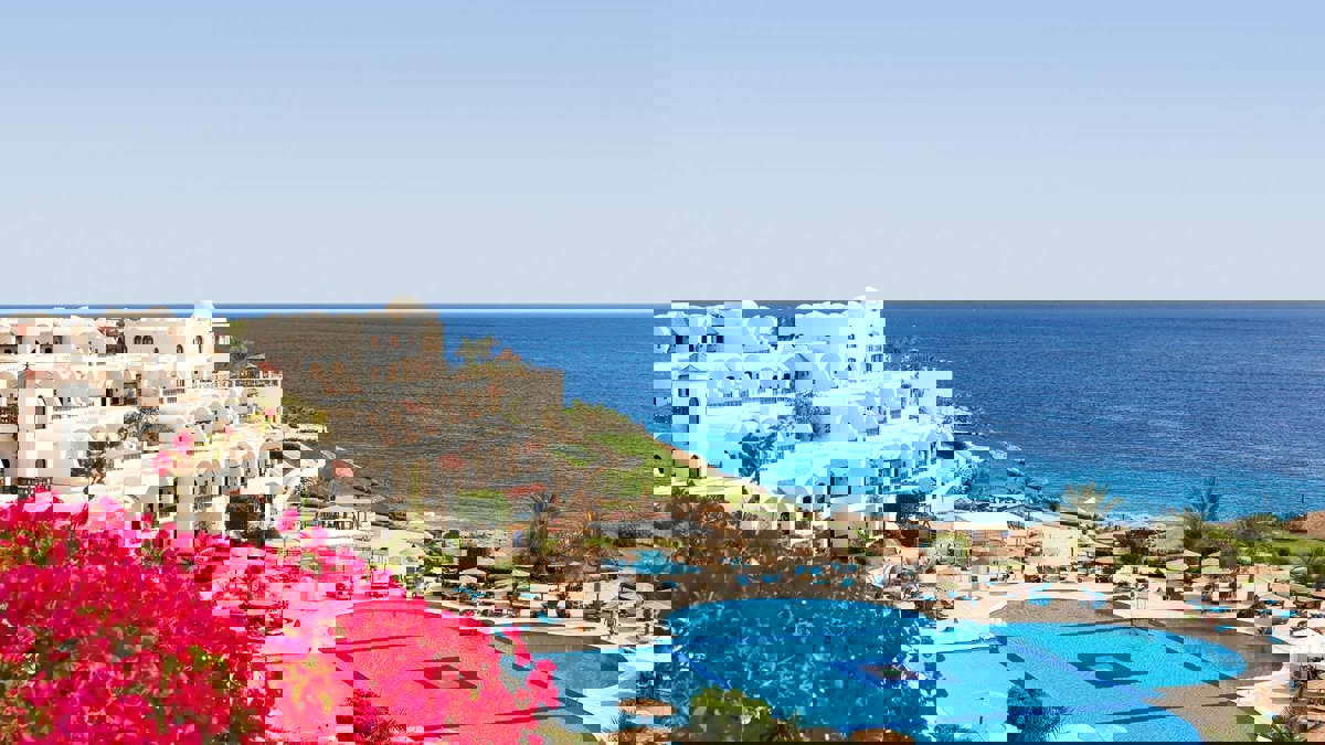 بريطانيا ترفع قيود الرحلات الجوية إلى شرم الشيخ المصرية