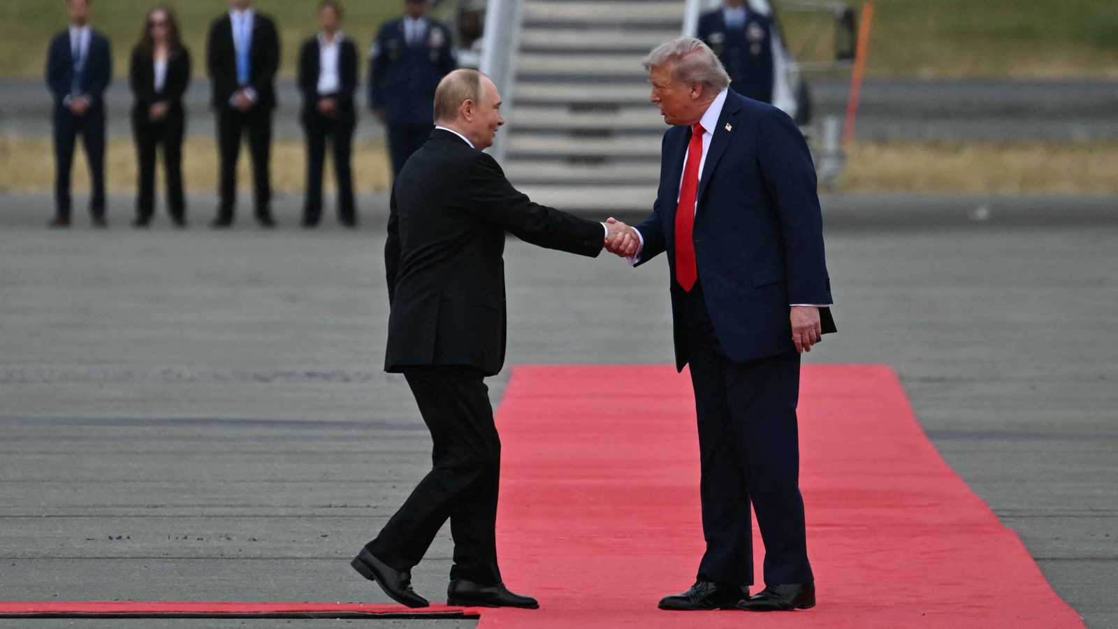 ترامب: زيلينسكي سيزور البيت الأبيض الاثنين القادم