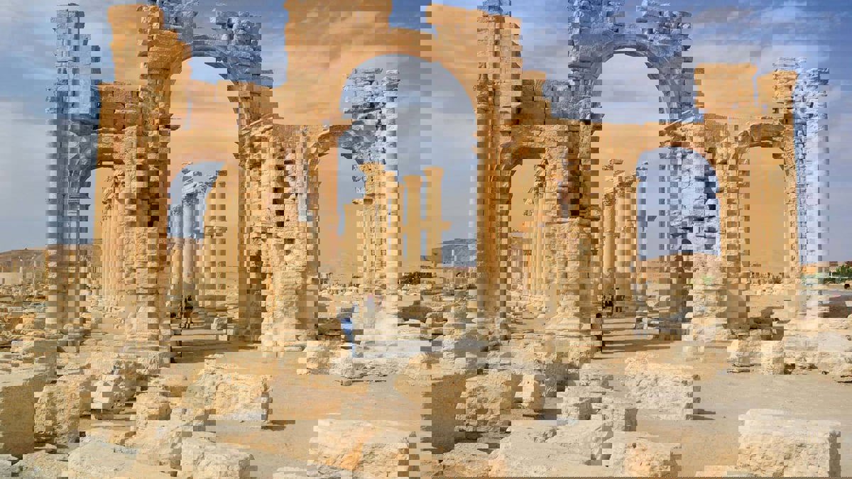 متحف لبناني يعيد قطعا أثرية إلى سوريا